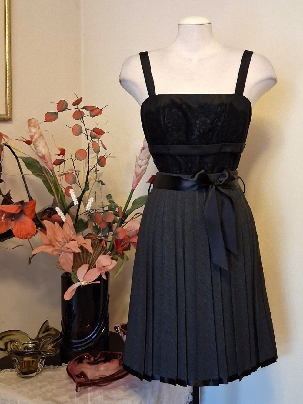 Unique Simon Chang Designer Pleated Lined Skirt High Quality & Modern Gray 12